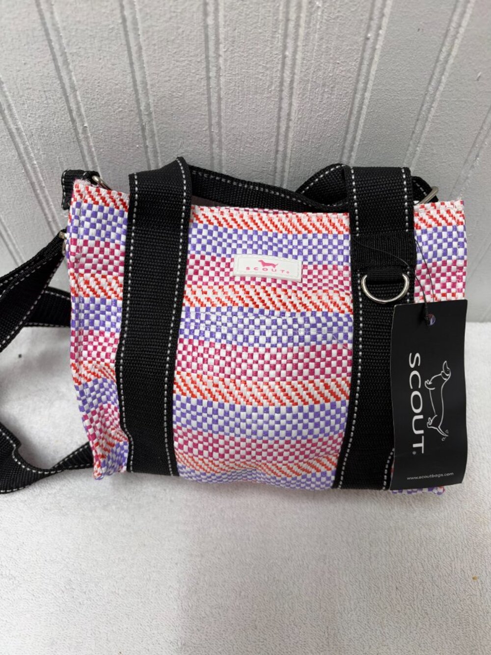 SCOUT Grab and Go Crossbody Tiki Time NWT Multicolor Bag